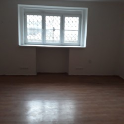 PRODÁNO OV, 1+KK, 30 m2, cihla, před kompletní rekonsktrukci, P- 4 Nusle, 5 min.pěšky od metra Vyšehrad a 10 min. od nákupního centra OC Arkády, 1,700.000,-- Kč