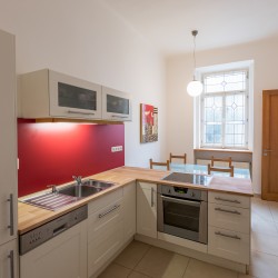 PRODÁNO OV, 2+1 77 m2, cihla, Praha 8- Karlín,  velmi dobře řešený byt po rekonstrukcí, krásné místo blízko metra   6.900.000,-- Kč