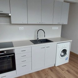 PRONAJATO DR. 2+1, 50 m2, částečně zařízený, 11.000,-- Kč/ měs, po kompletní rekonstrukci, klidné místo blízko centra s krásným výhledem,  připravený k nastěhování