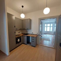 PRONAJATO 3+KK, 86 m2, cihla, nezařízený,  P-2 Vinohrady, 3 min. pěšky od parku Riegrovi sady, 26.000,-- Kč /měsíčně k nastěhování od 15.5.2024