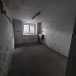 PRODÁNO OV, 1+KK, 42 m2, nebytový prostor, cihla, před kompletní rekonsktrukci, P- 4 Nusle, 5 min.pěšky od metra Vyšehrad a 10 min. od nákupního centra OC Arkády, 2,050.000,-- Kč
